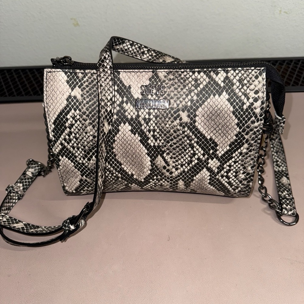 NWT Steve Madden Snake‎ Print Crossbody Bag Black Gray Chain Strap Small Purse
